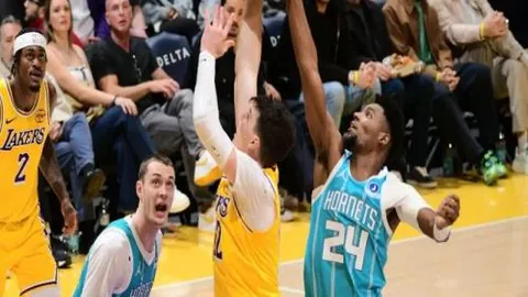 传奇门将布馮退役，30载荣耀生涯画上句点。